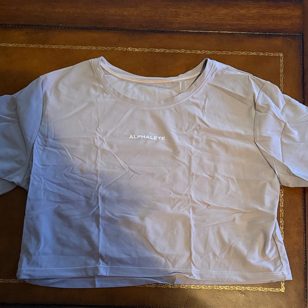 Alphalete Women's Cropped Tee in Light Taupe